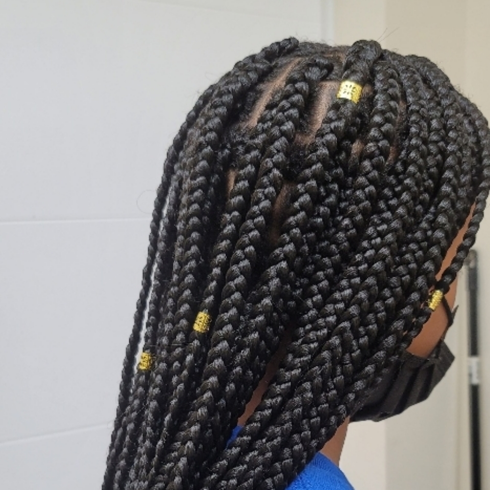 Medium-sized Box Braids *No Hair