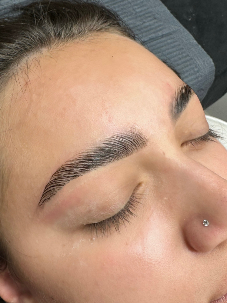 BROW LAMATION W/ SHAPE + TINT