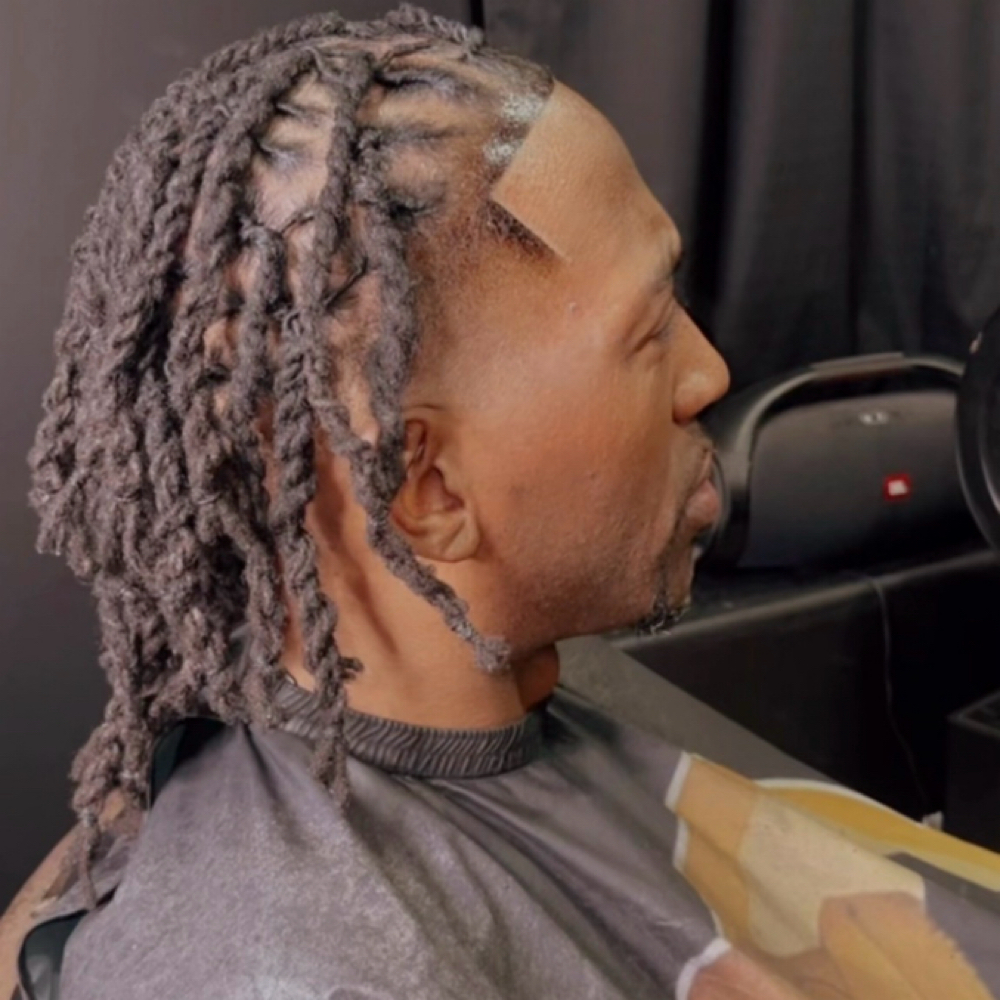 Loc Retwist at DaWavvyShoppe in Cicero, IL