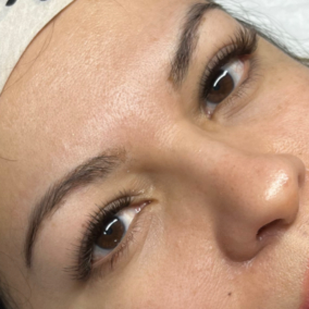 Mant. Volumen (20 Dias) at Toda Pestañas in Arecibo, PR