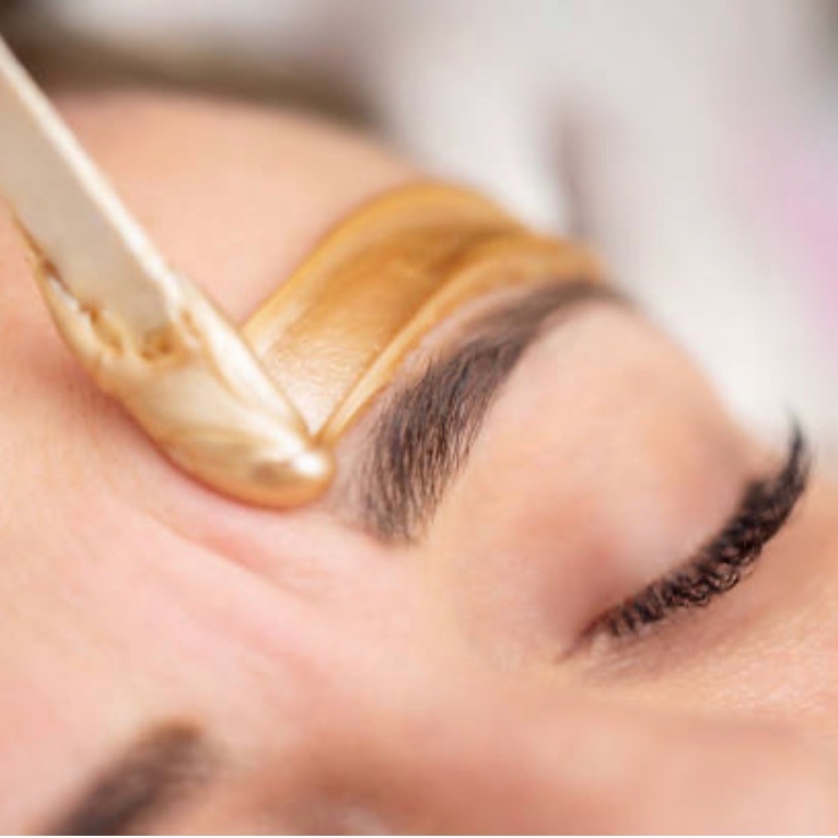 Brow Wax at Polished Nail + Beauty Bar in Marion, NC