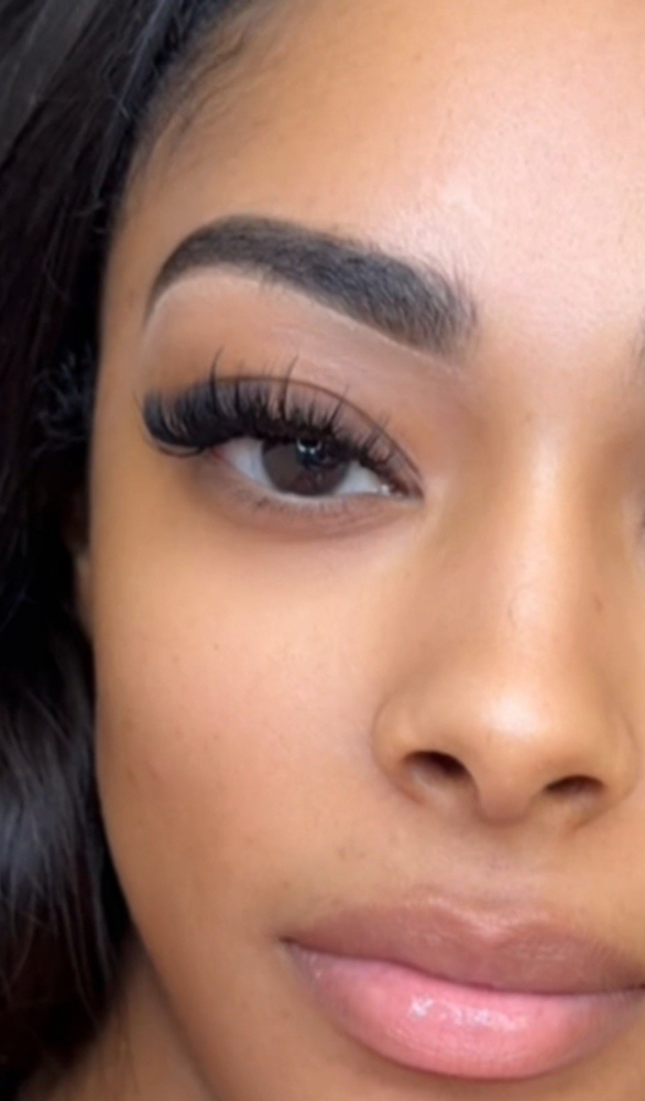 Whispy Volume - Strip Lash Look