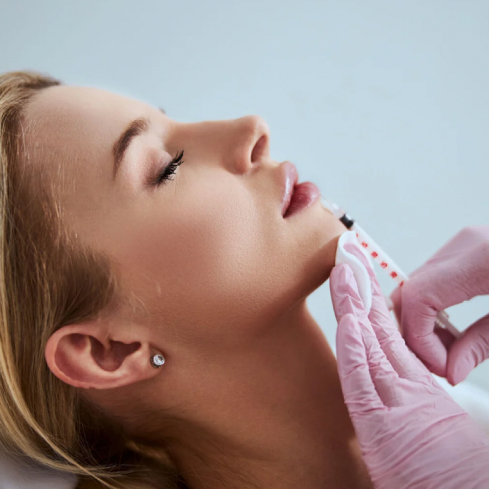 Lip Hydration Luxe at Yoanny Beauty Spa in Schaumburg IL, IL