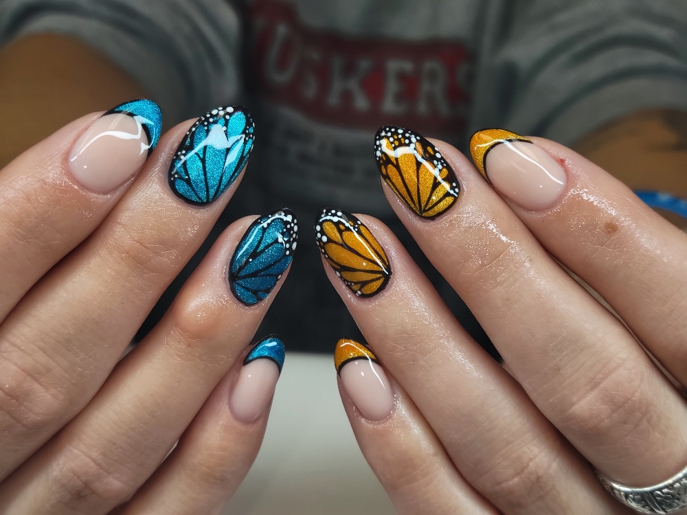 RUBBER BASE MANICURE