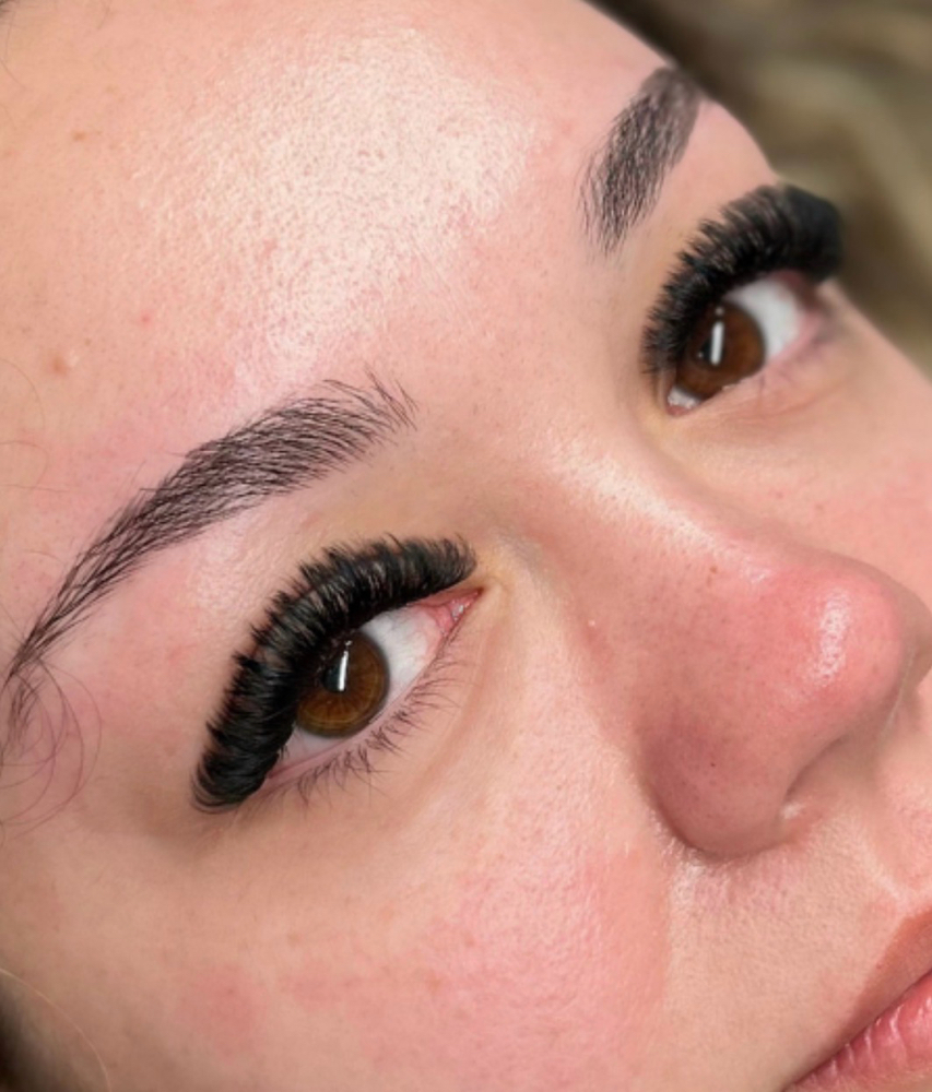 Mega Volume Full Set at Bloom Beauty Bar LLC in Houston, TX