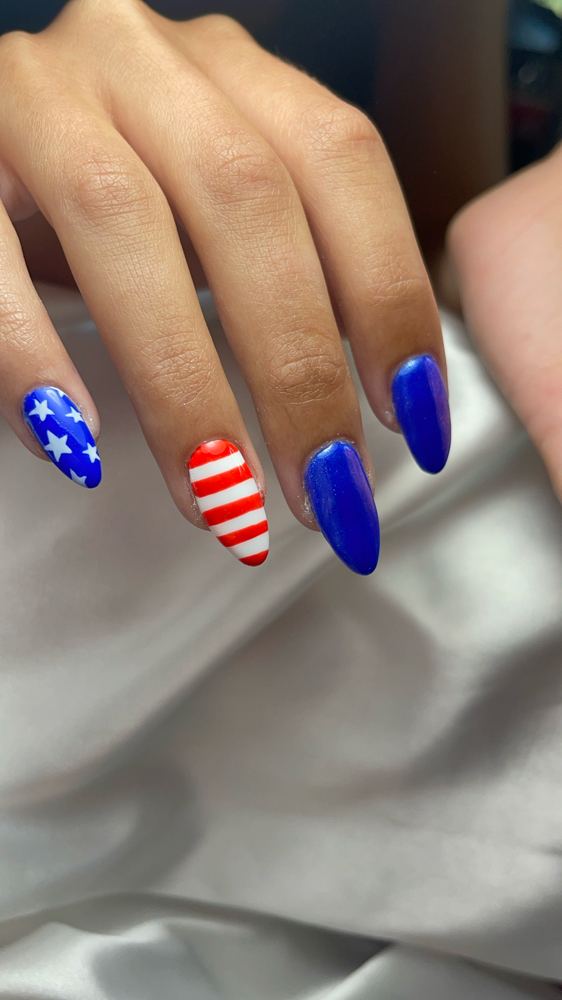 Gel Polish Mani (Minimal Design)
