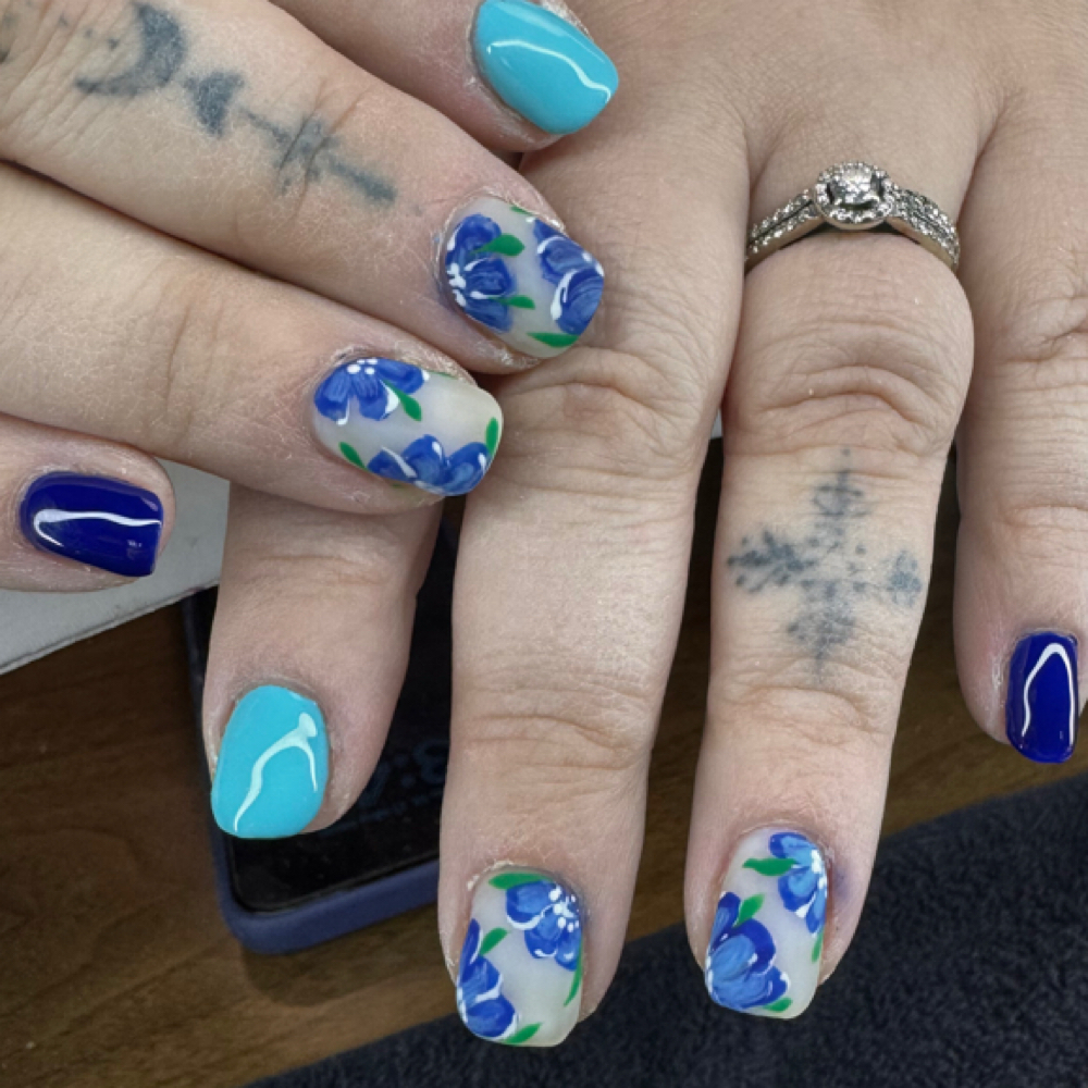 New Clients 1st Gel Polish Read⬇️ at BELLA CHRISTINE'S NAIL STUDIO in Jefferson, OH