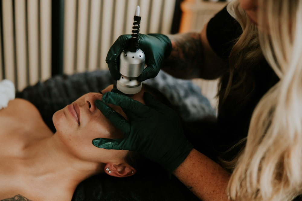 HydroDiamond Facial