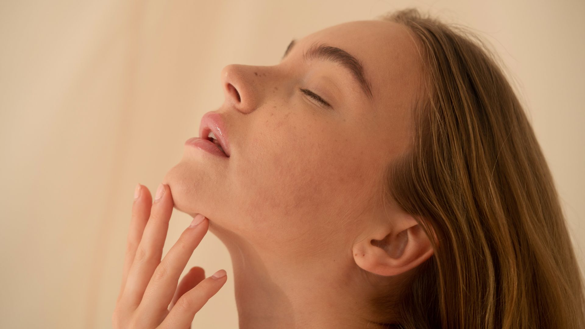 Lip or Chin Wax