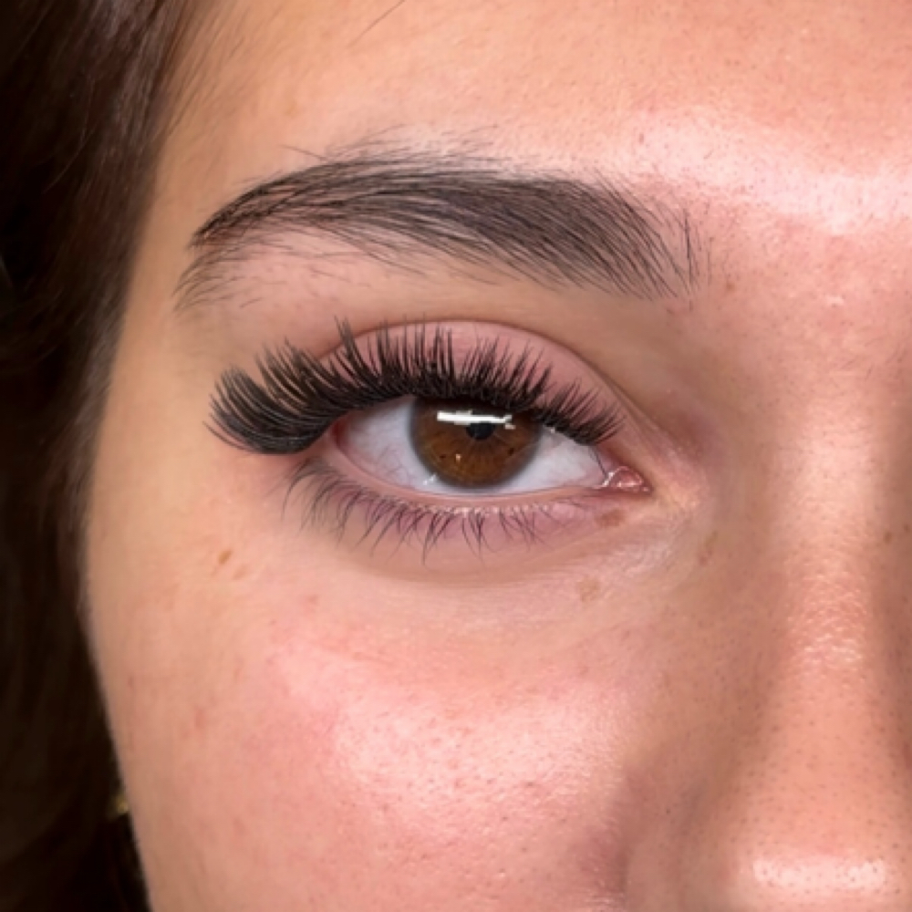 Event Lashes - Application at Envious Esthetics in Hays, KS