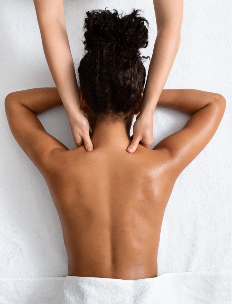 Relaxing Oil Massage at Lux Aesthetics in Rockford, IL