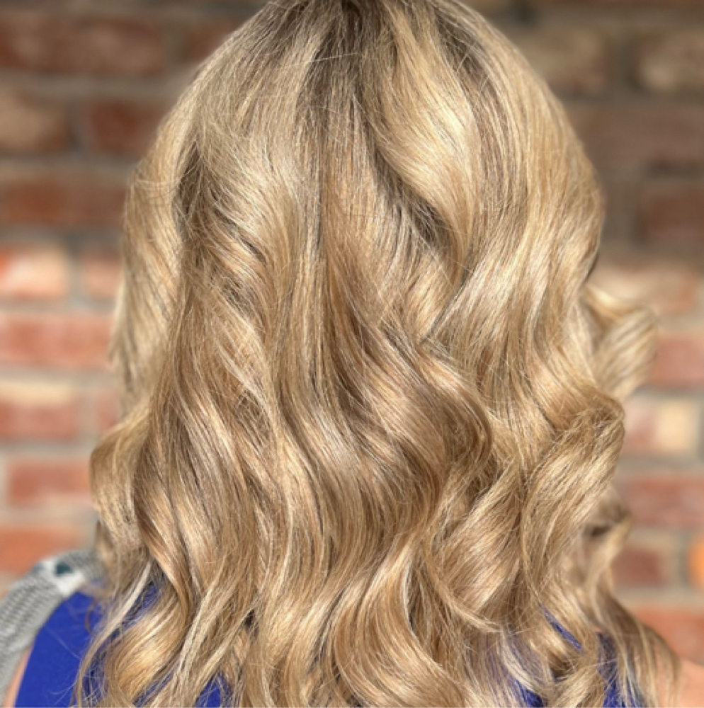 Shampoo/Blowout at Wild Waves Studio in Oak Ridge, TN