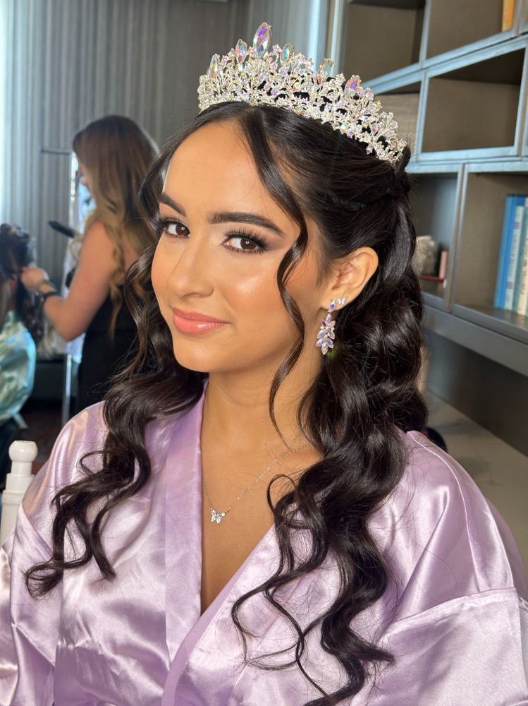 Maquillaje suave para quinceañeras
