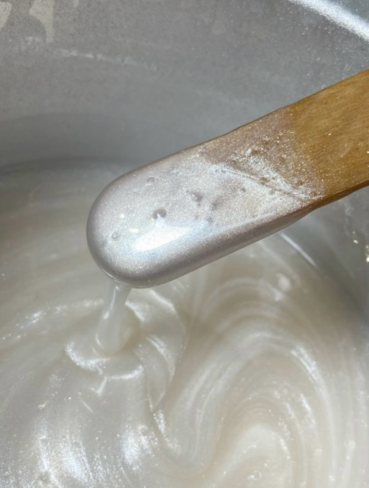 UPPER LIP WAX