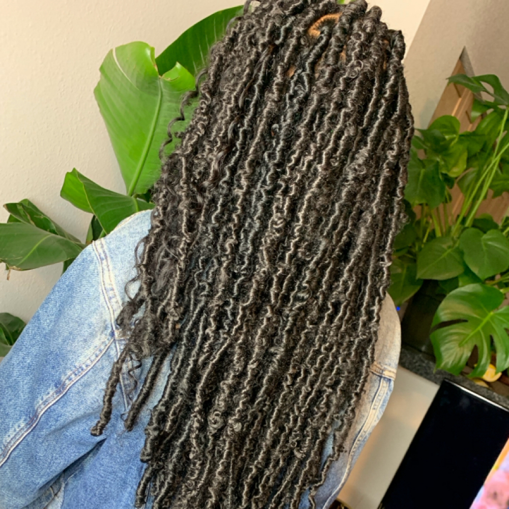 Faux Locs Services at Julienne Moore in California, CA
