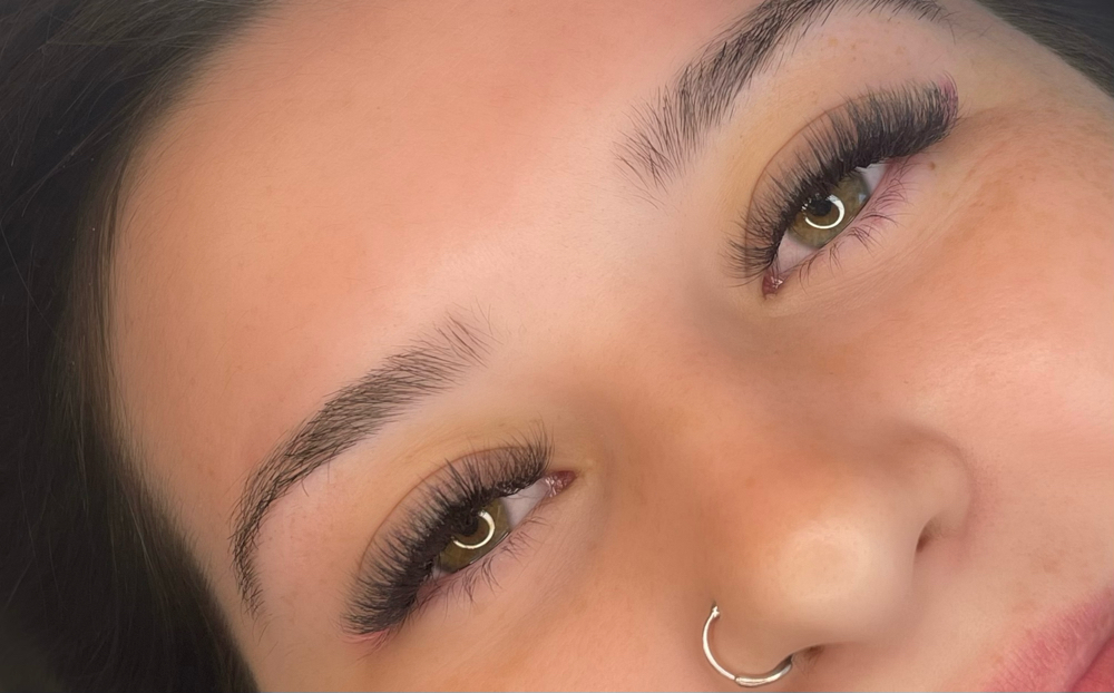 Light Volume Lash Extensions