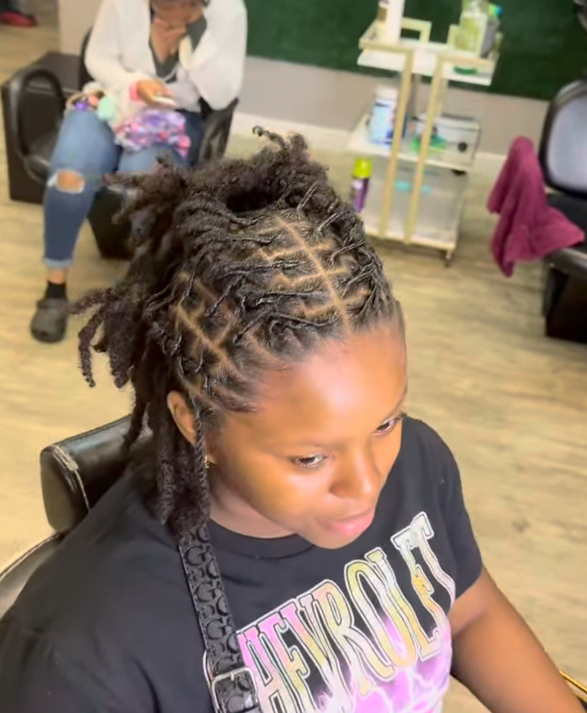 Loc Retwist🤌🏼 at Ultra Touch in Cleveland, OH