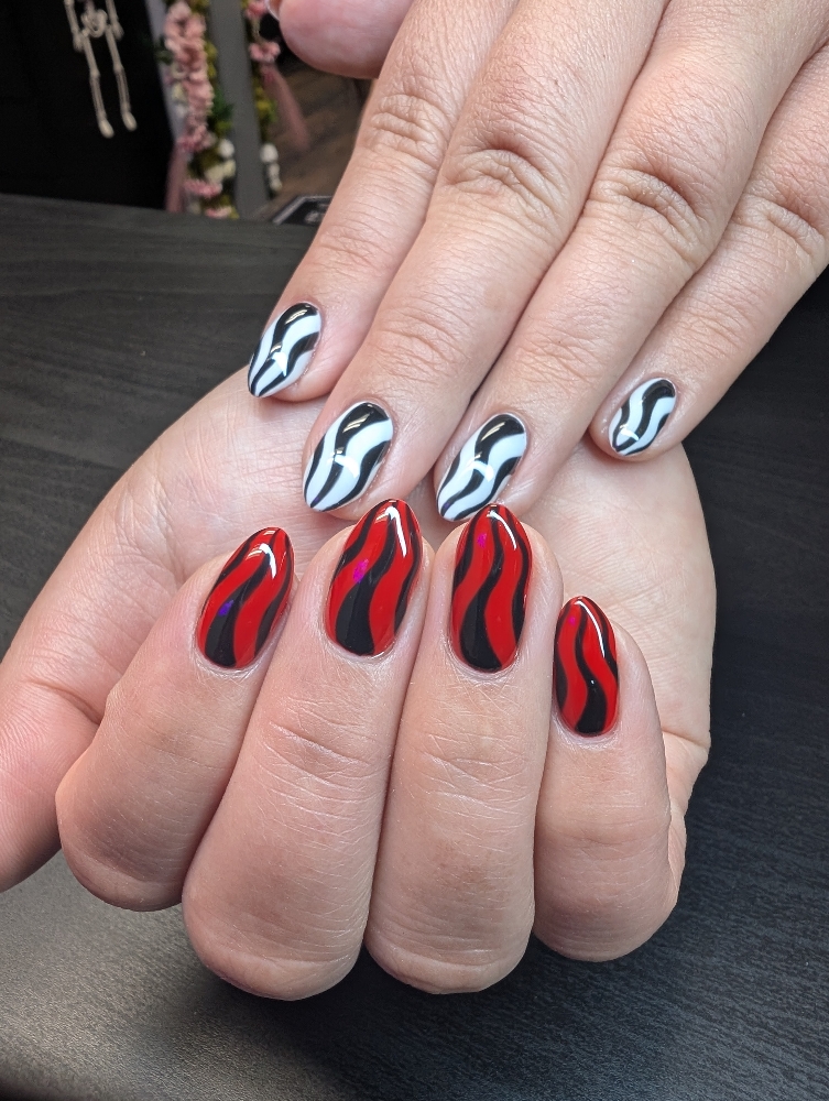 Detailed Art Structured Gel Mani