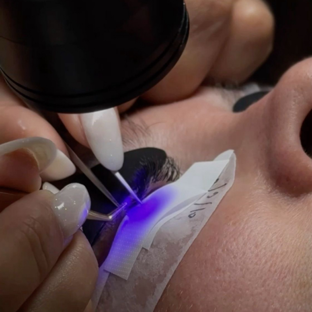 UV Lash Maintnace at LUXE LAB BY SYDNI in Valparaiso, IN