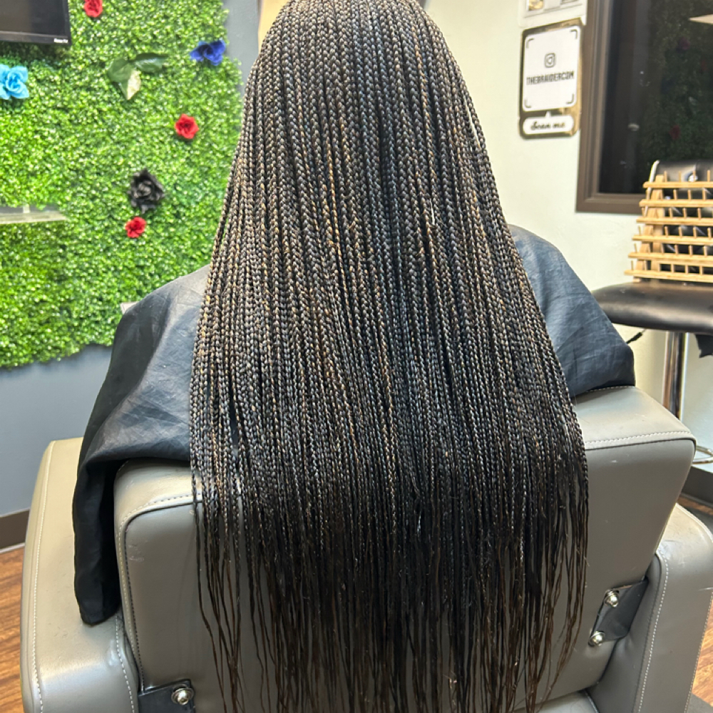 Knotless Box braids at TheBraider Hair Academy in Duncanville, TX