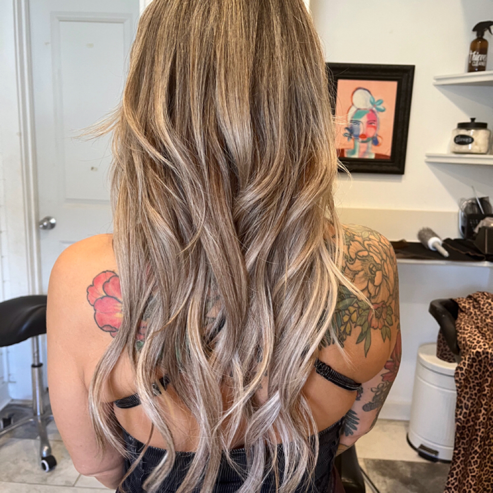 Extension Weft Move Up at Jenna Weaver Salon in Wailuku, HI