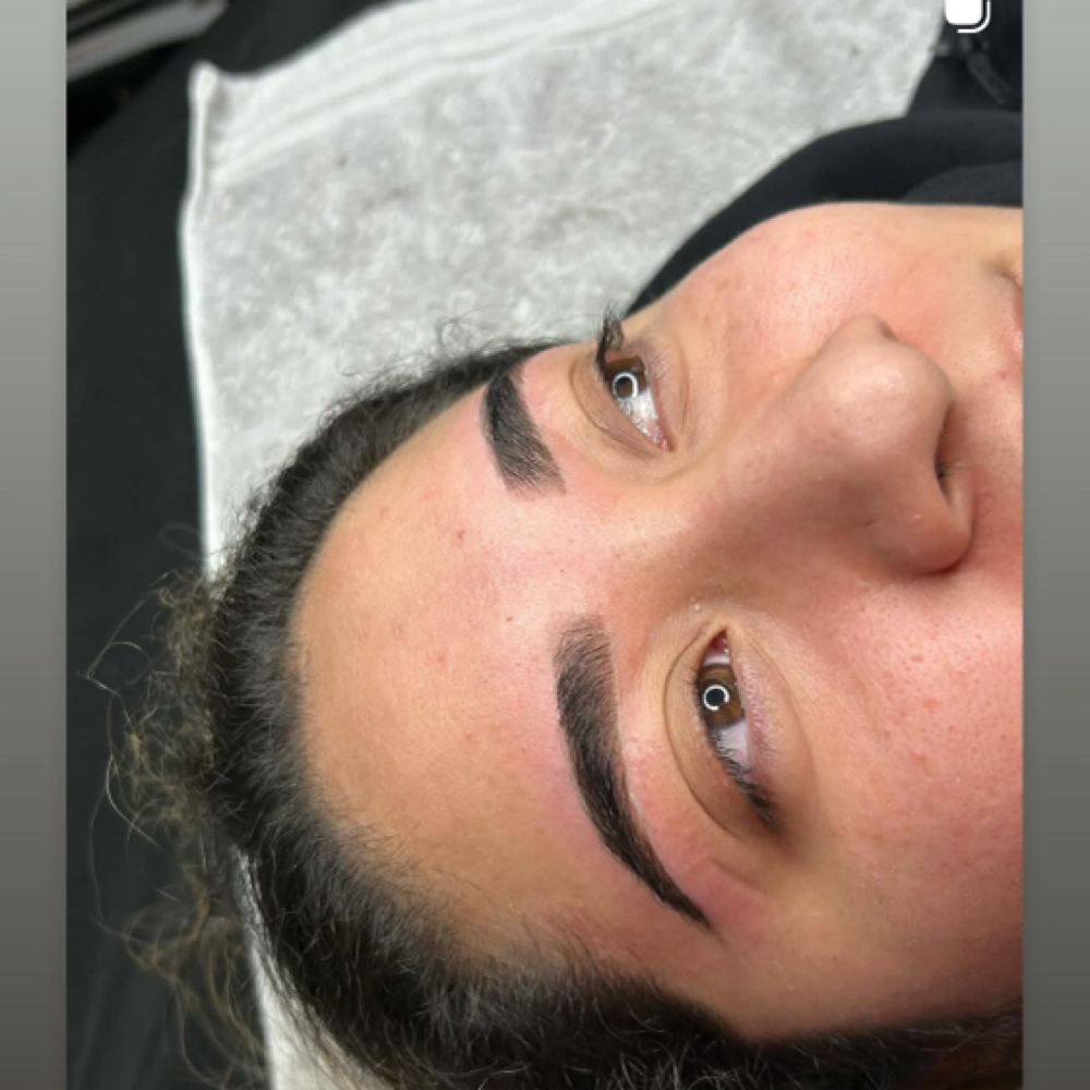 Brow Wax And Tint at Aurelia Headspa in Reading, PA