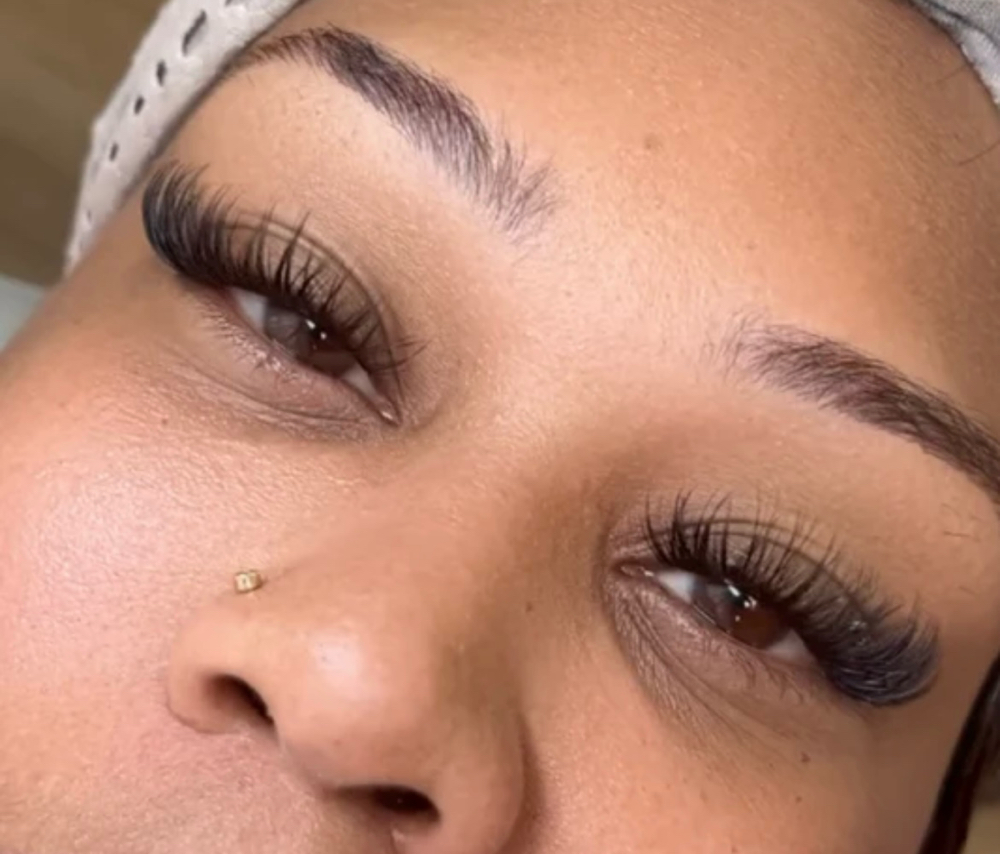 Classi Lash Clusters