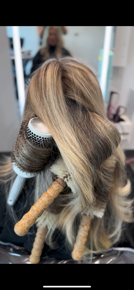 Bowlayage, Gloss, Cut & Style