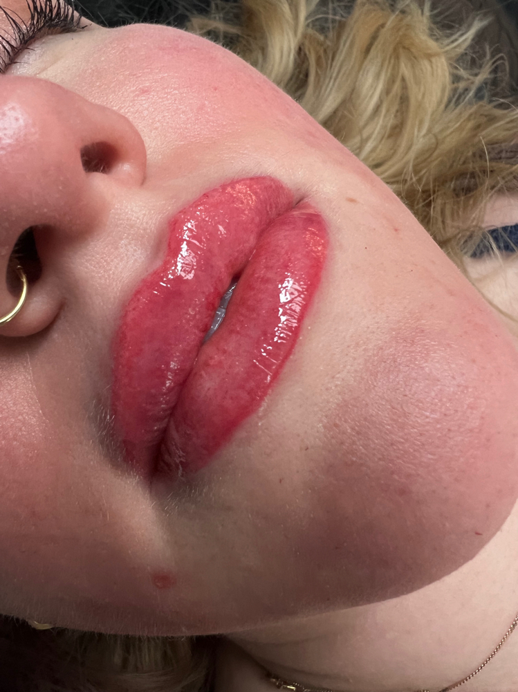 Lip Blushing Touch Up