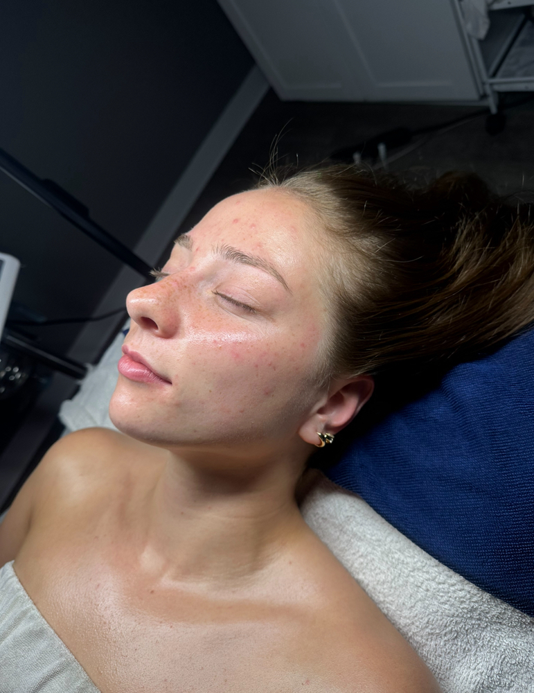 The Essential 60 Facial