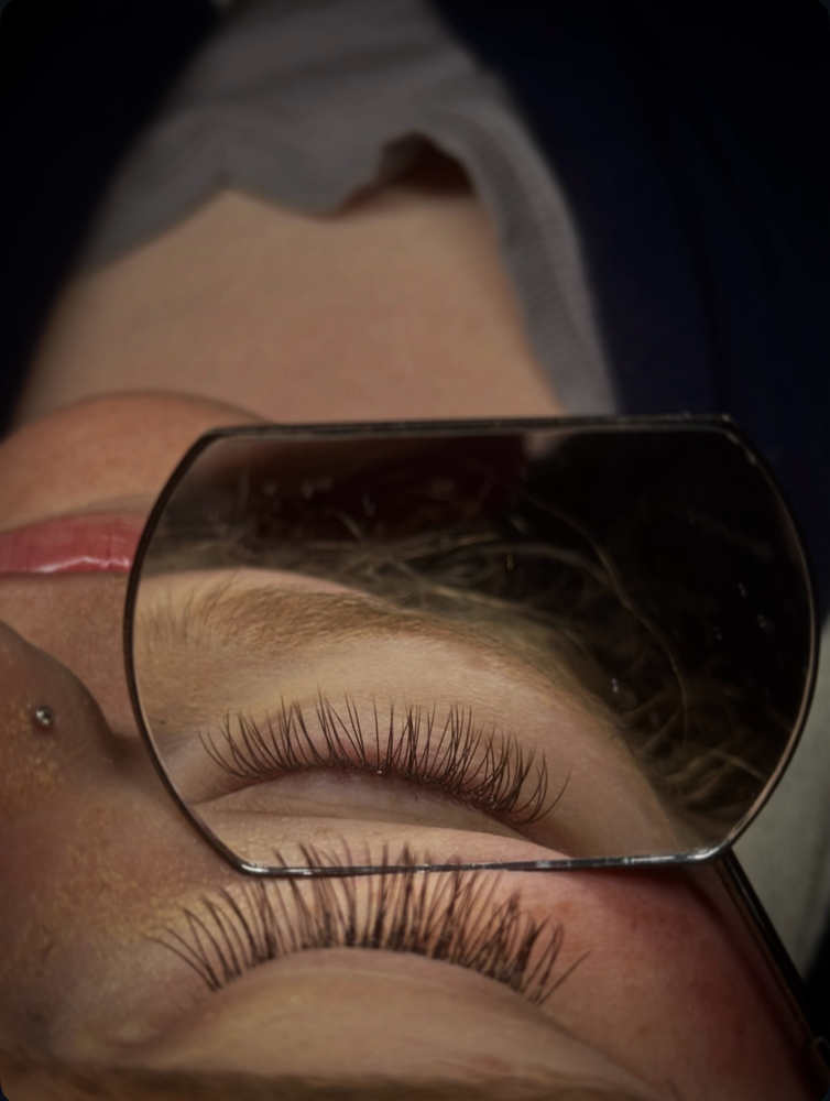 Brown Classic Lashes- Full Set