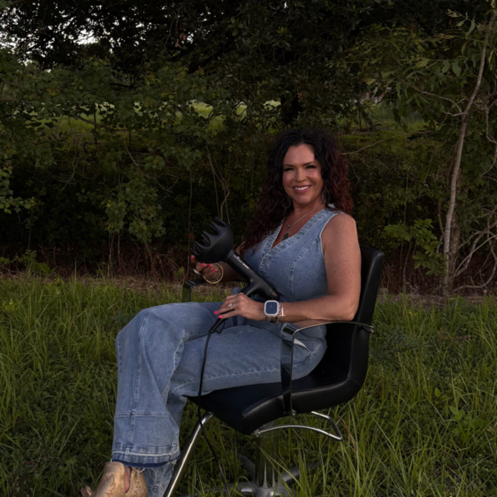Nicole Noles at Desert Rose Beauty Co in Friendswood, TX