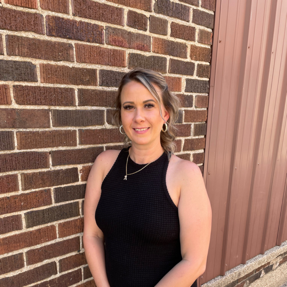 Ashlie Thruman, Cosmetologist