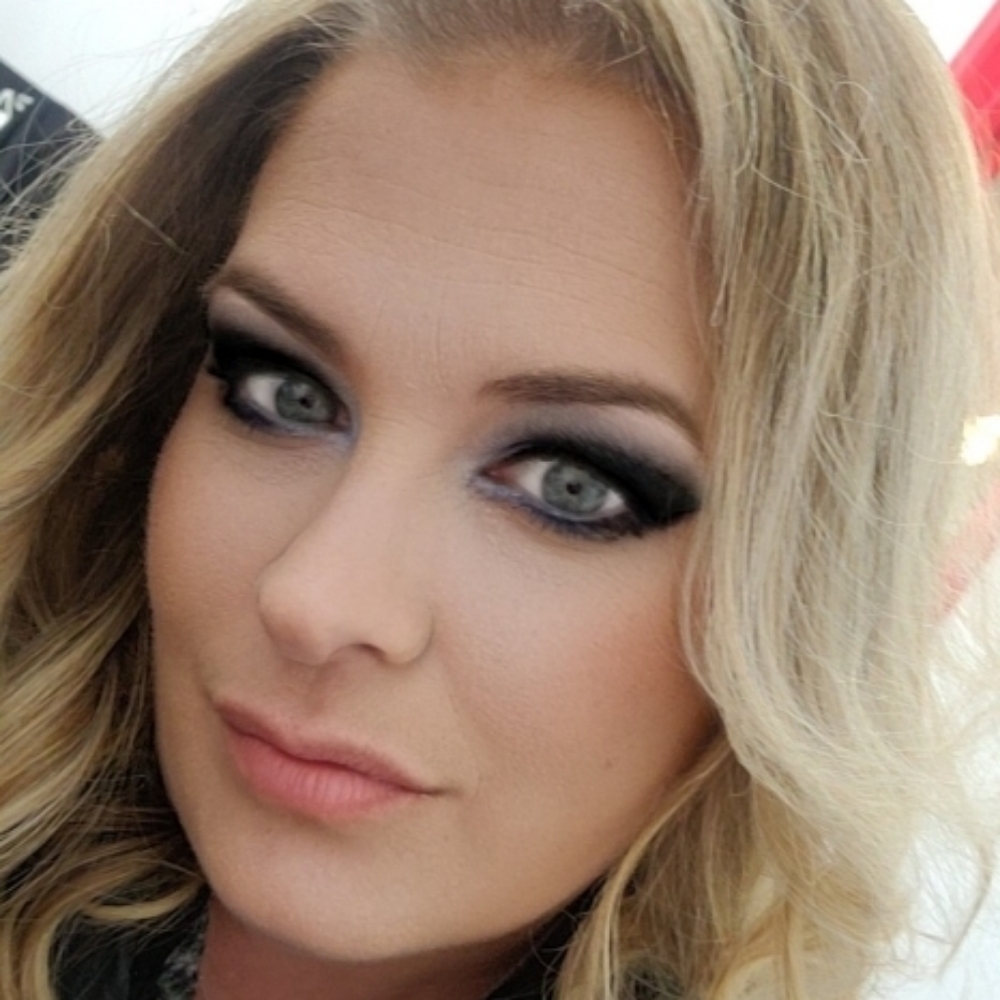 Cassy Lee at Heads Up Hair Salon in Lebanon, TN
