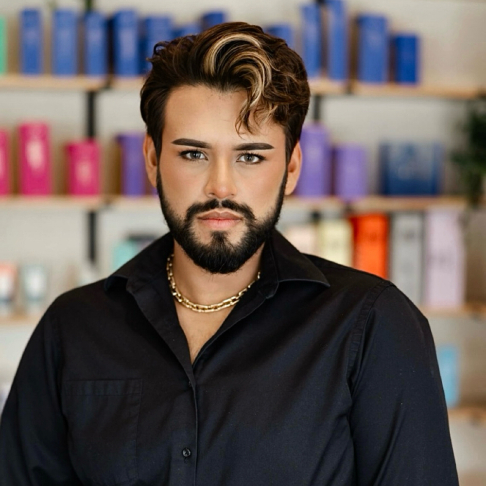 Luie Vazquez at Haven & Hue Hair Salon in Reno, NV