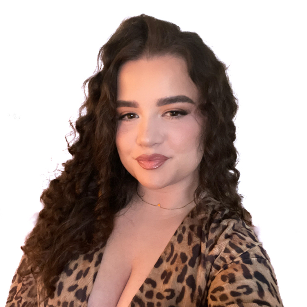 Olivia Bideaux at Vibe Lash & Brow Company in Shrewsbury, NJ