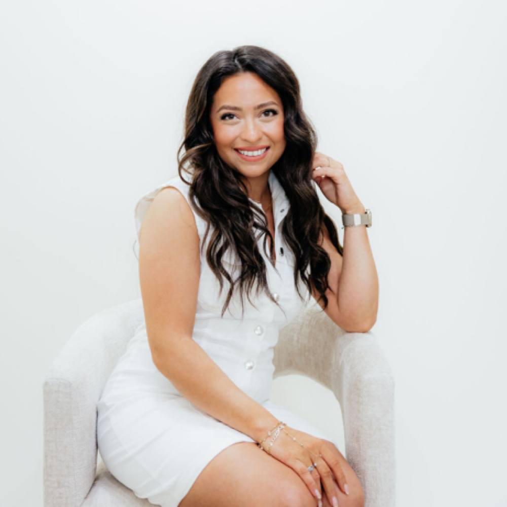 Jaydee Estes at Hola Lashes in Bradley, IL