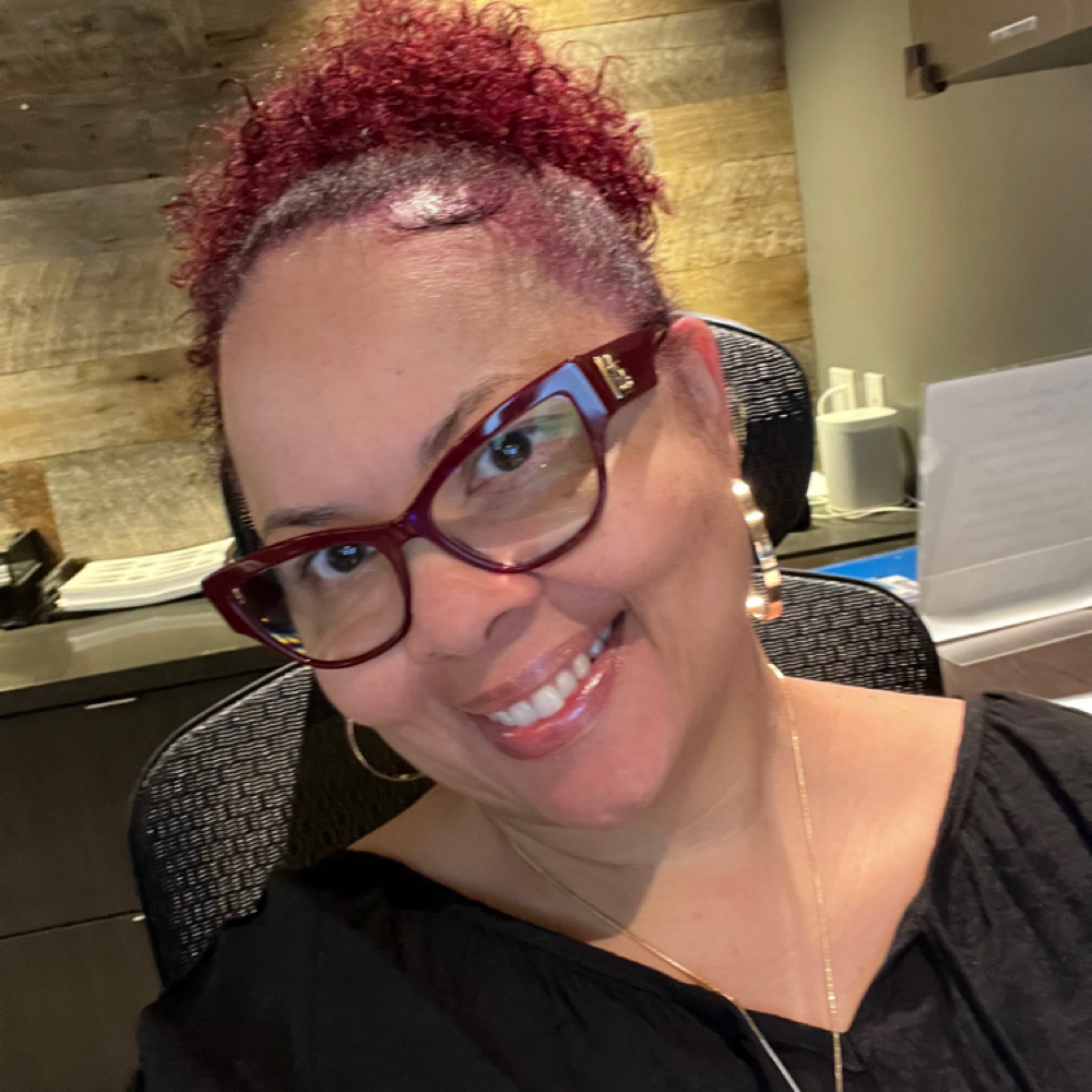 Laryse Thompson at Salón ALO in Occoquan, VA