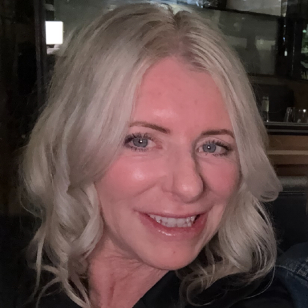 Suzanna Gardner at L Squared Salon in Santa Rosa, CA