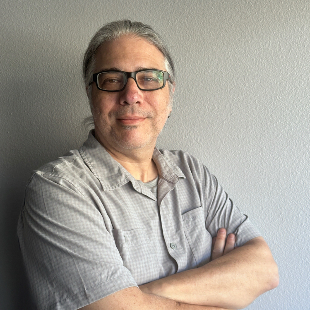 Dan Oserin at Pret-a-Porter Salon @ Corva Studio in La Mesa, CA