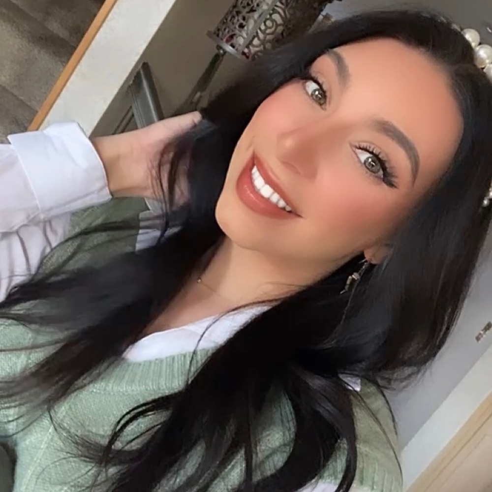 Carly Champagne