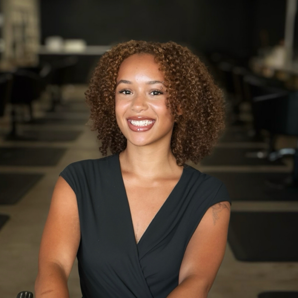 Shakira Stewart at Mane Aura in Sacramento, CA