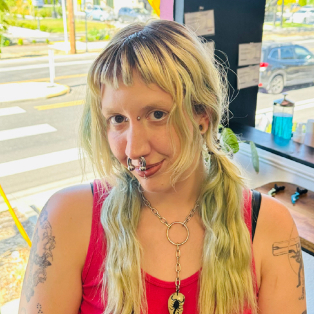 Chloe Gordon at Salon Roya in Portland, OR