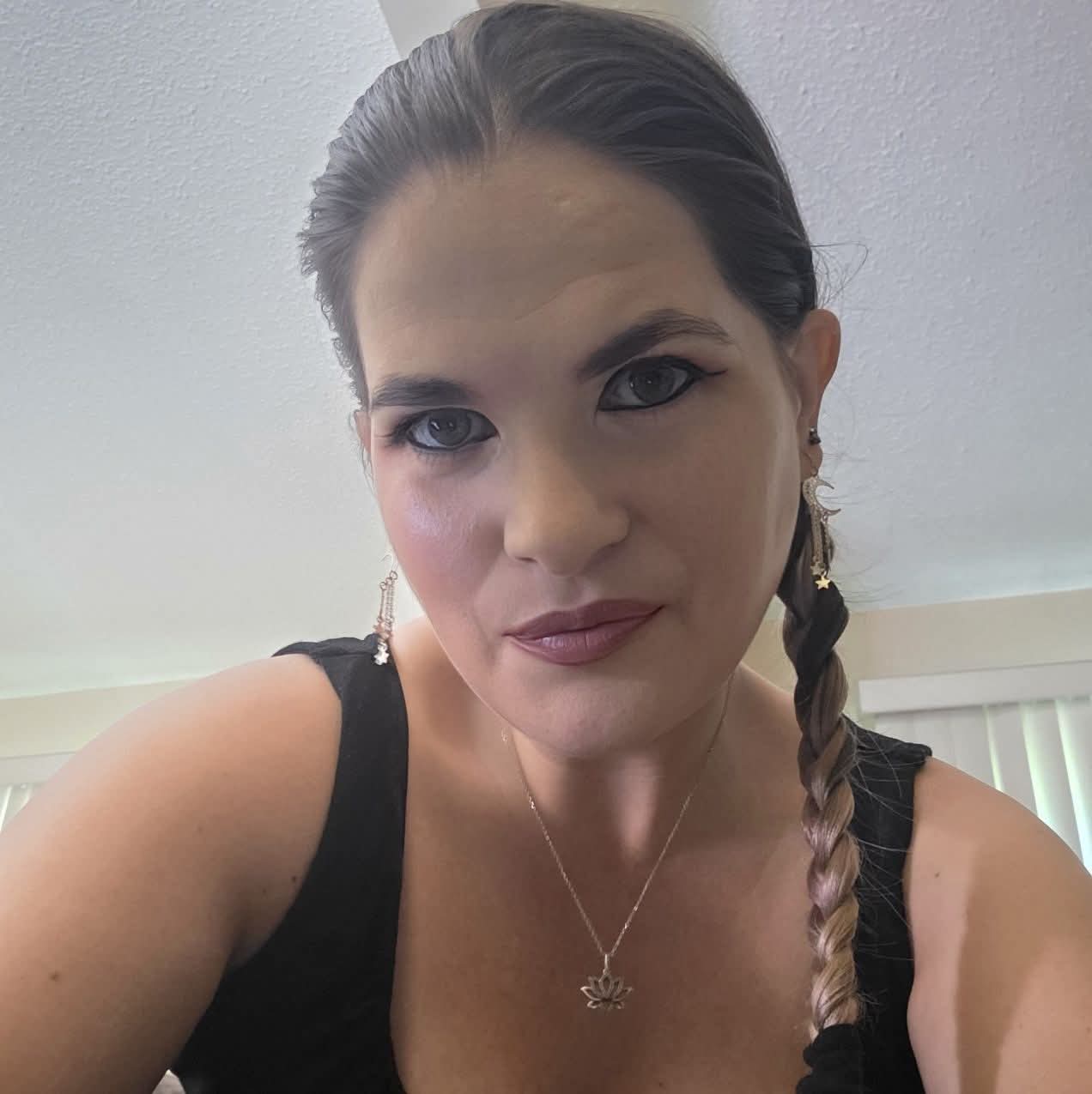 Nikki E