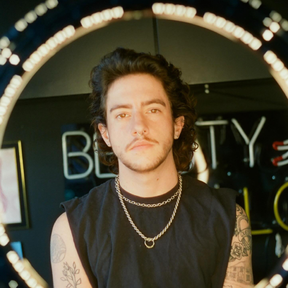 Guest Stylist - Kitt Spata