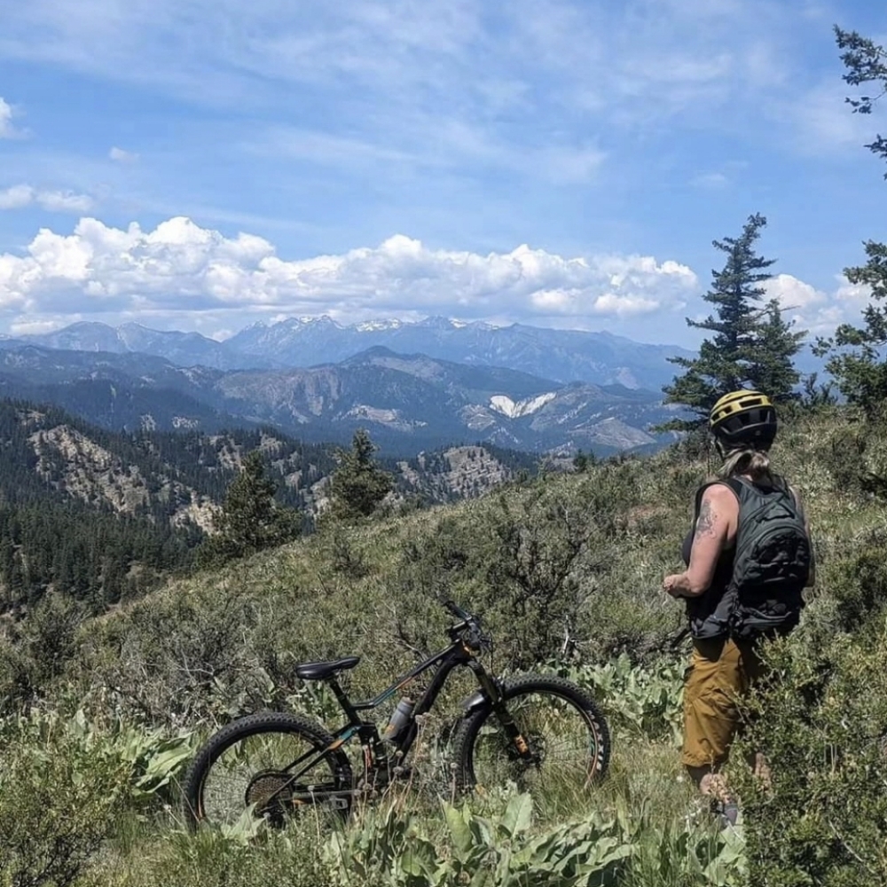 Cherise Hassett. LMT RHT. at Screaming Octopus in East Wenatchee, WA