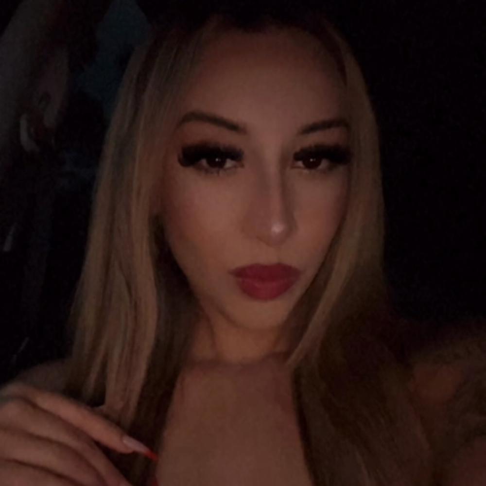 Kayla Romero at Único Hair Studio in Fullerton, CA