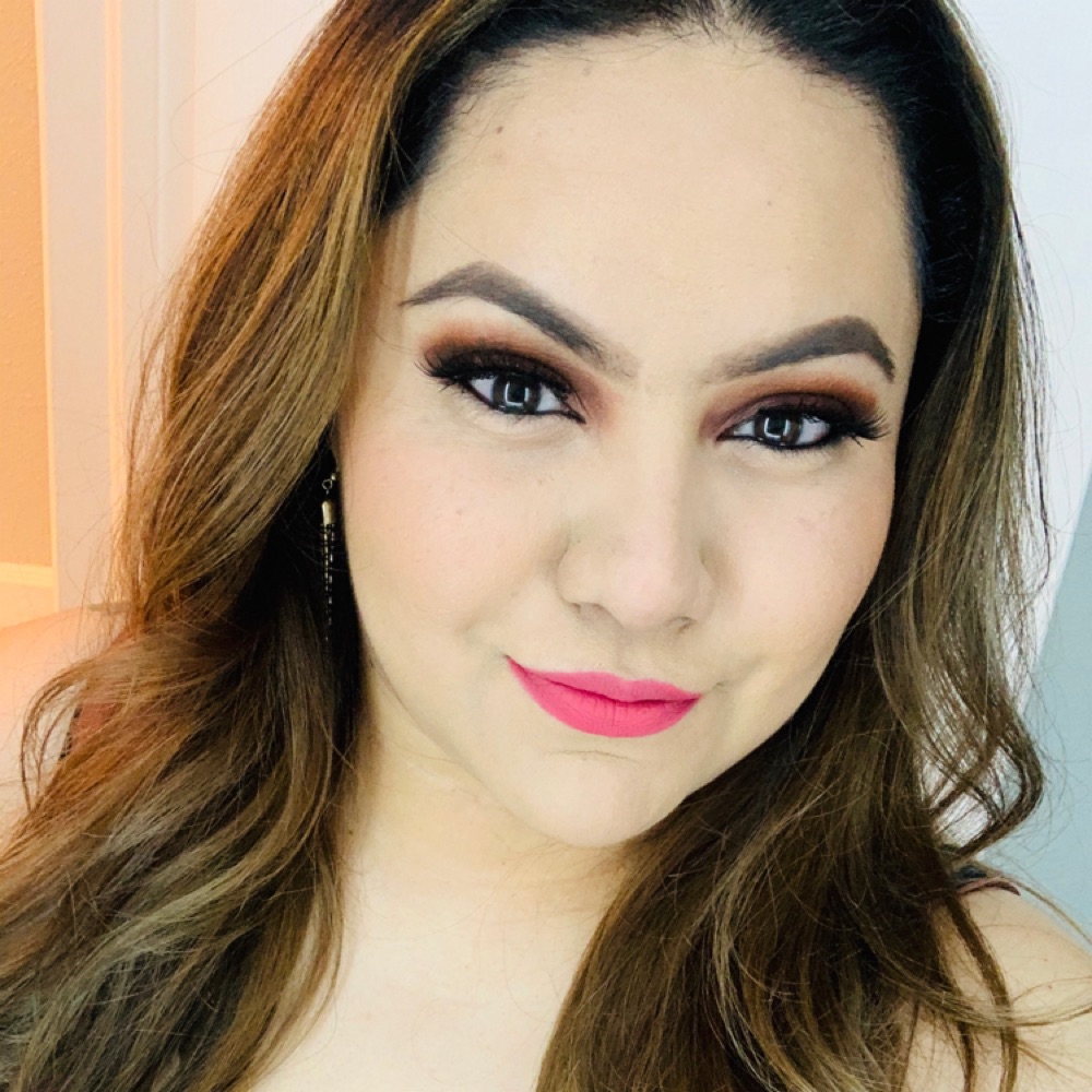 Gloria Flores