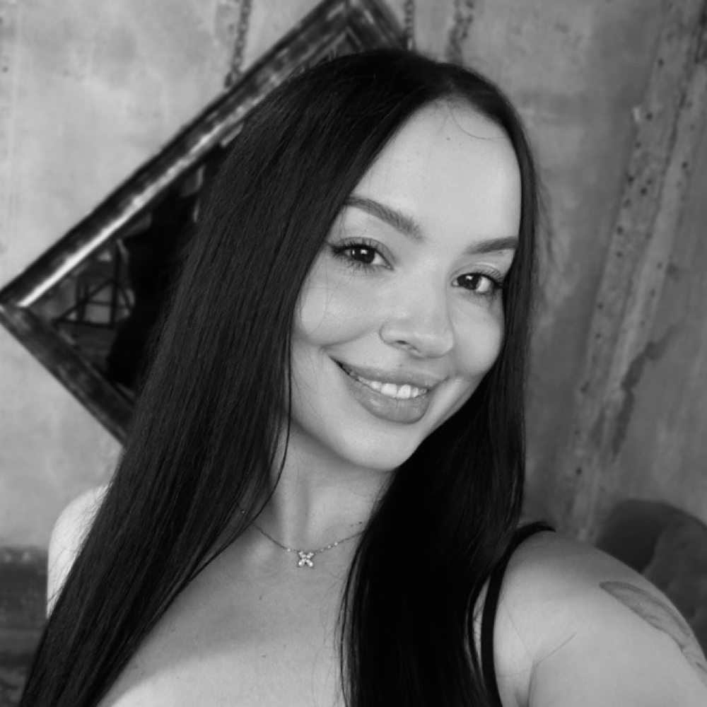 Alina Shtyl at SHIK Beauty Bar in Houston, TX