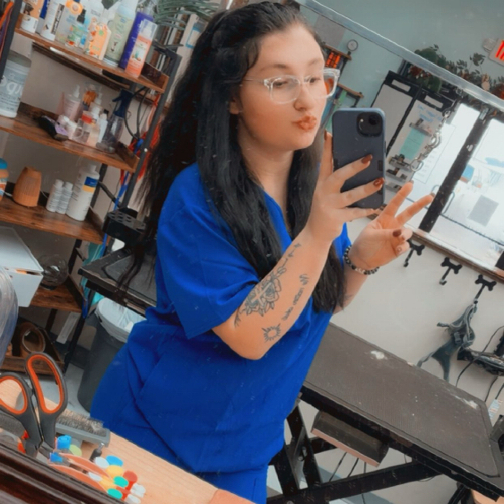 Lauren Wilson at Furry Paws Pet Spa in Mooresville, IN